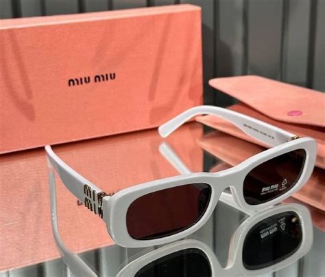 MIU MIU Glimpse rectangular.